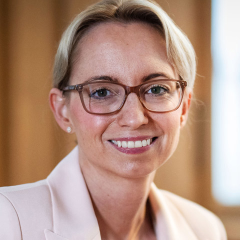Dr. Christiana Bauer